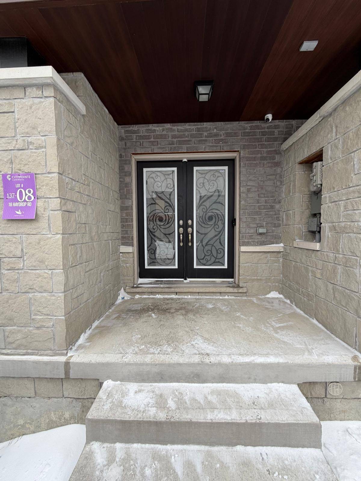 Brampton, ON L6P 4P3,16 Haydrop RD