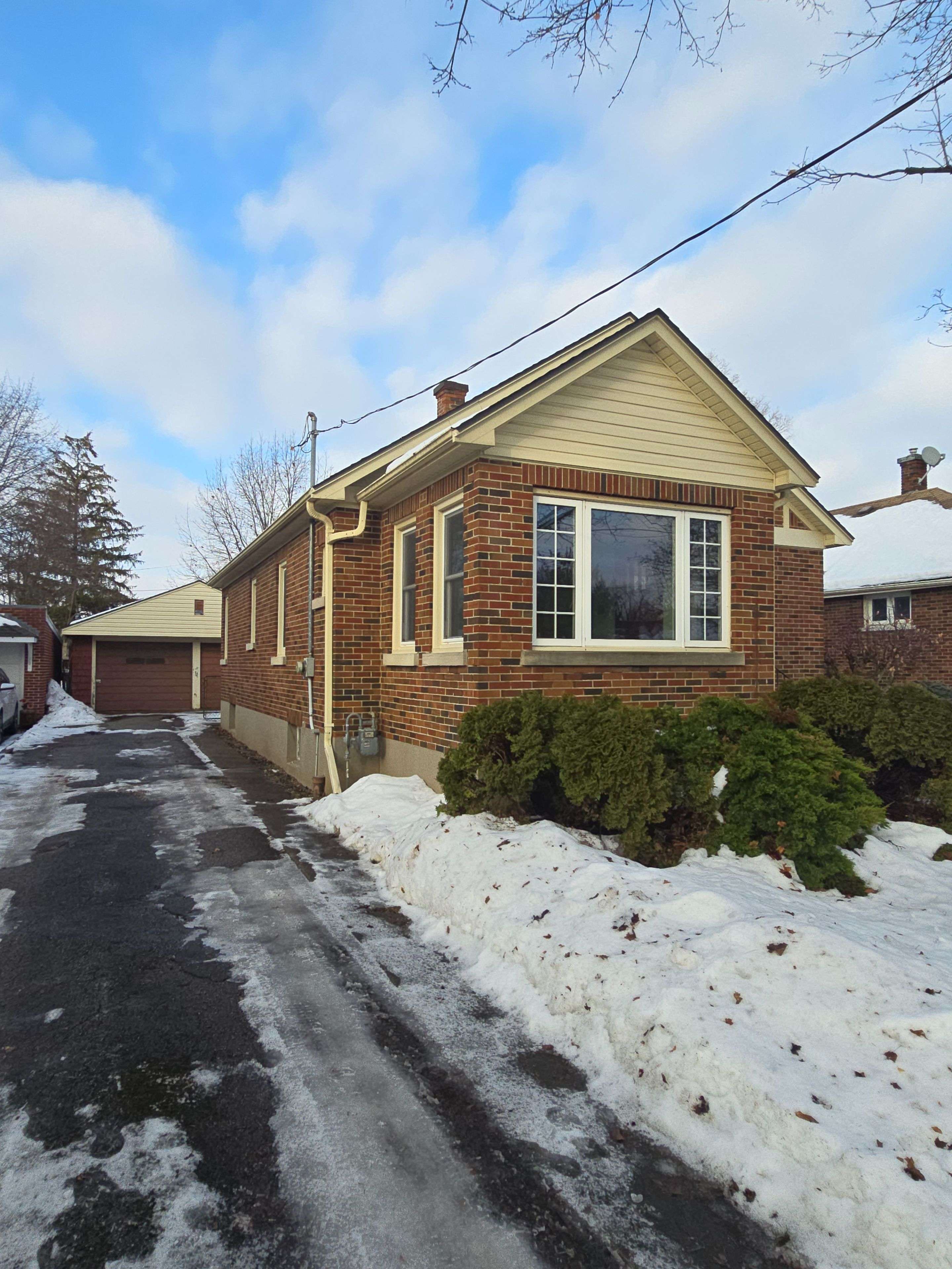 Woodstock, ON N4S 5E8,523 Quintin PL