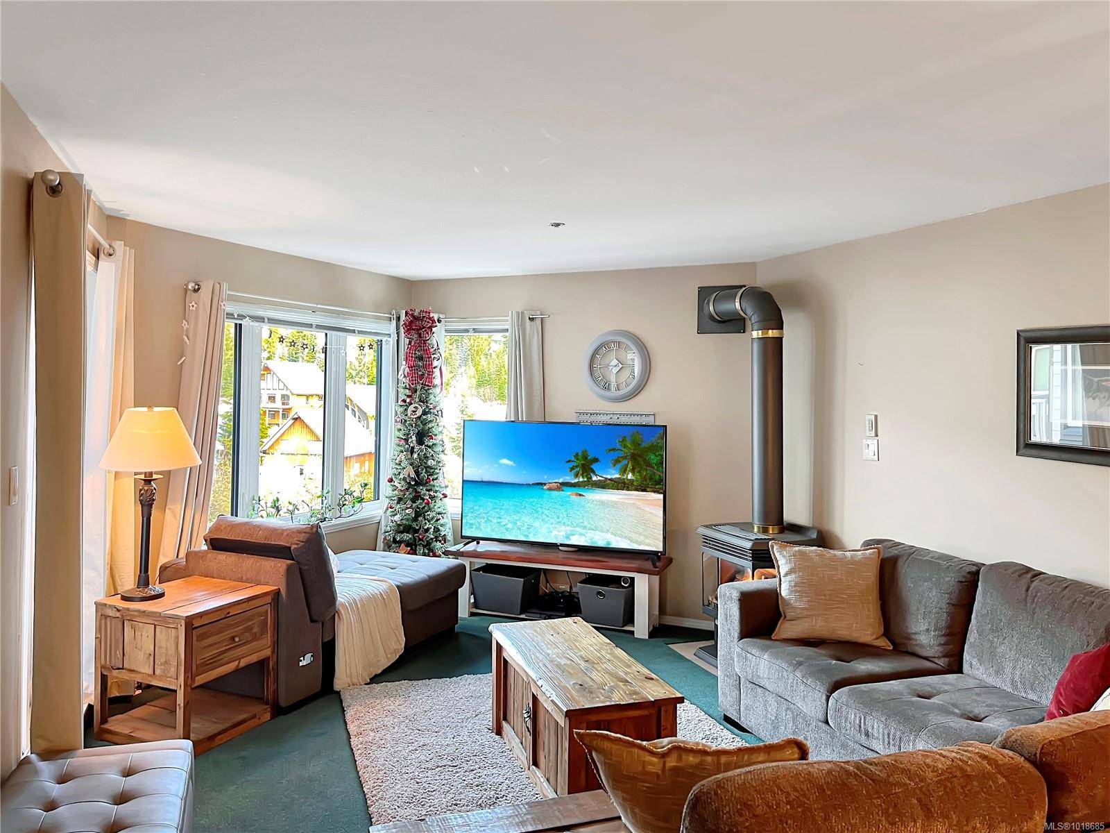 Courtenay, BC V9J 1L0,1320 Henry Rd #106