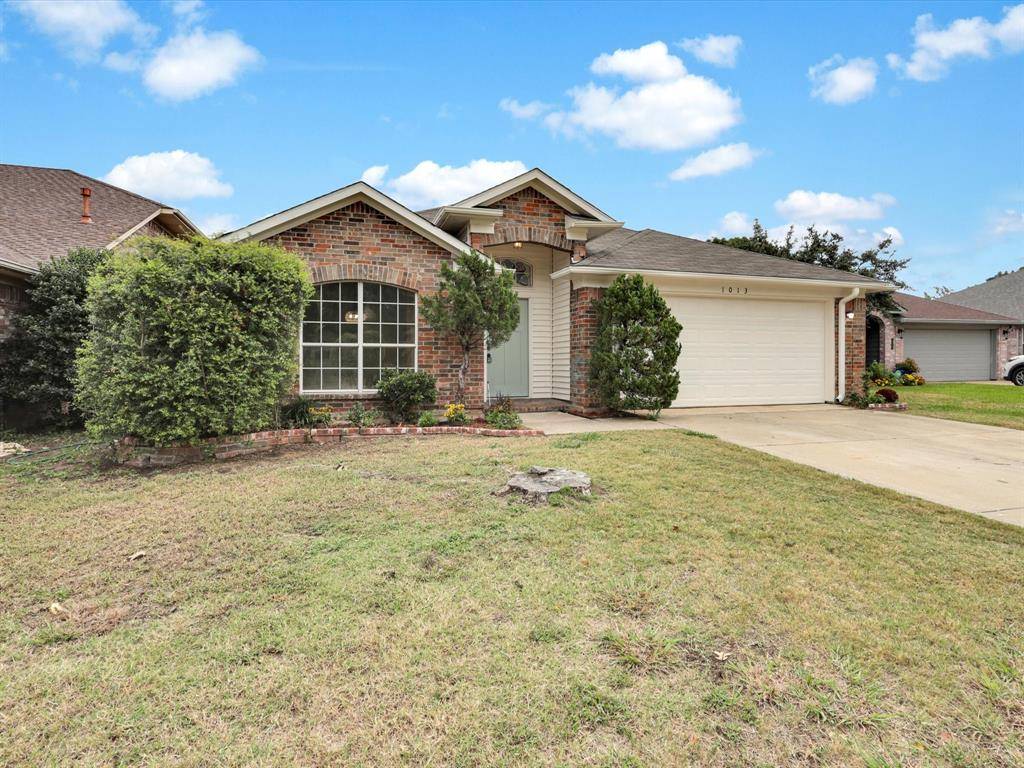 Saginaw, TX 76131,1013 Grand Central Parkway