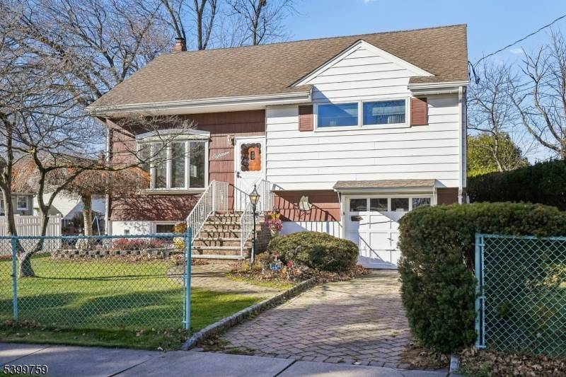 Clifton City, NJ 07012,18 Roy Ct