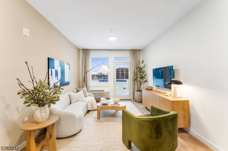 East Orange City, NJ 07018,431 Dr Mlk Jr Blvd #522