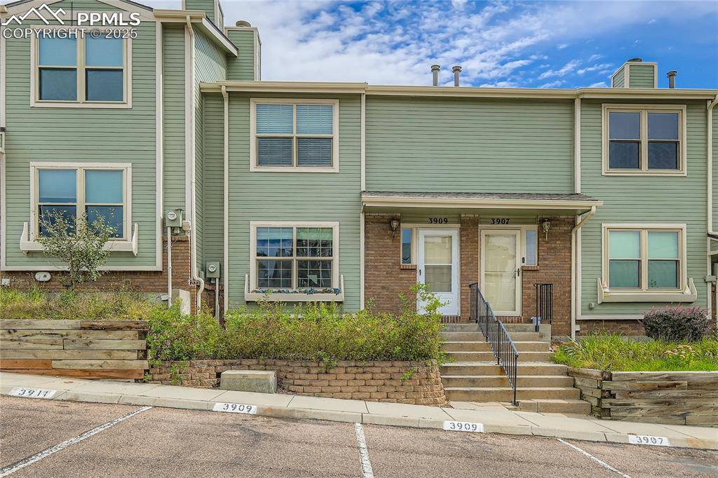 Colorado Springs, CO 80920,3909 Smoke Tree DR