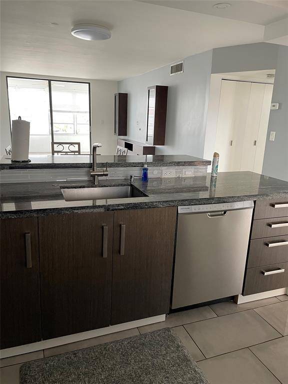 Lauderdale Lakes, FL 33311,2850 Somerset Dr #404L