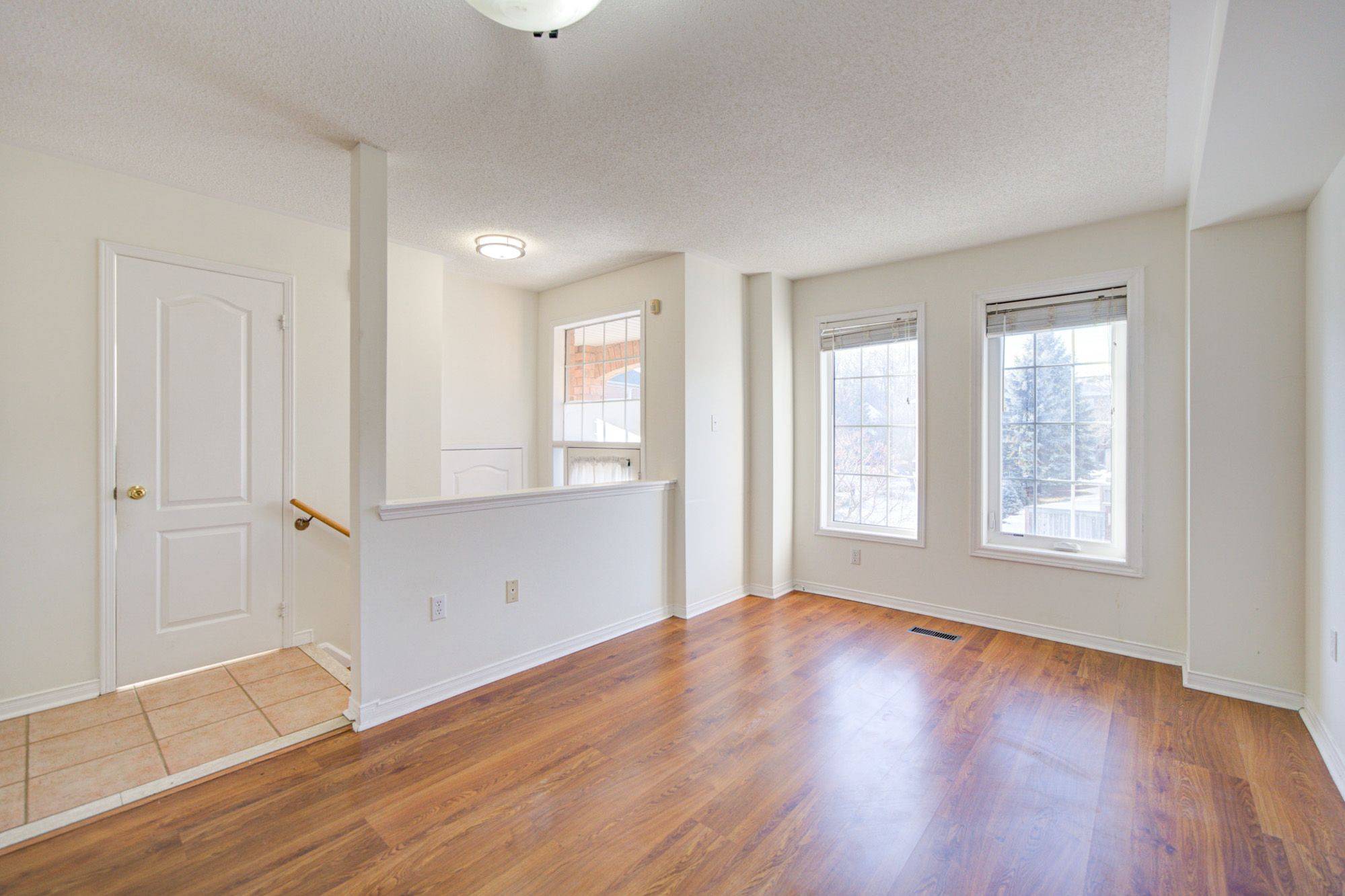 Mississauga, ON L5M 6E8,5530 Glen Erin DR #117