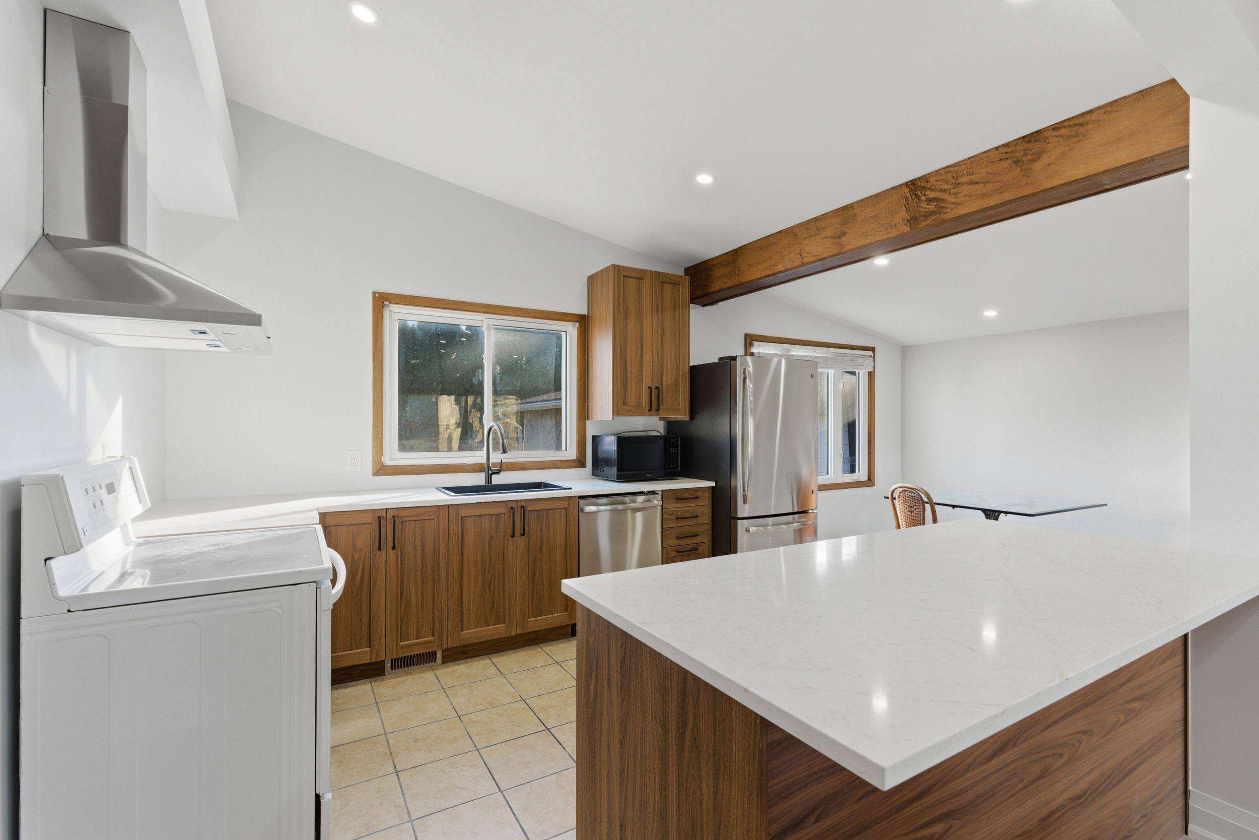 Niagara Falls, ON L2E 6J9,4206 Glenayr AVE