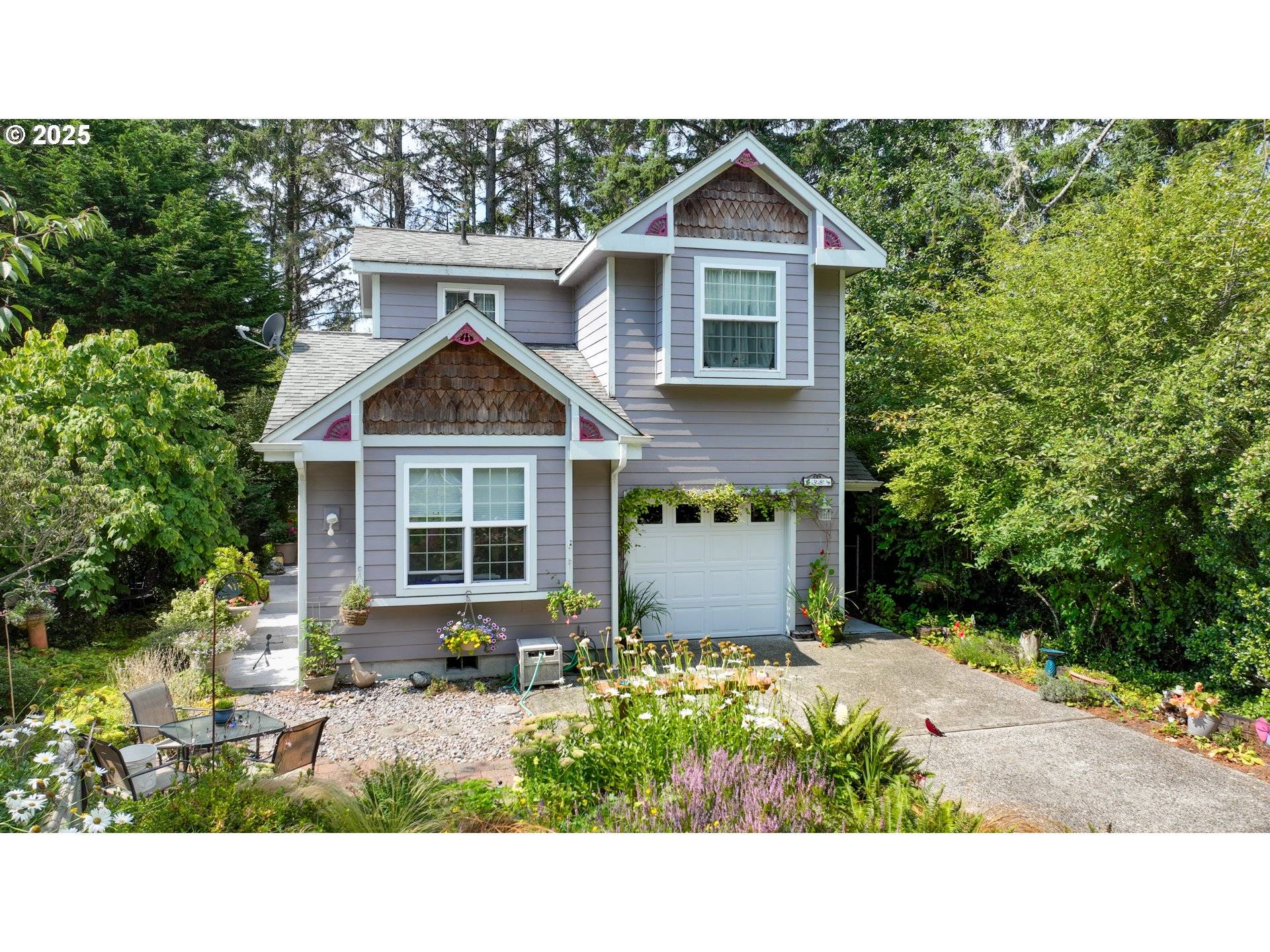 38 3RD ST W, Chinook, WA 98614