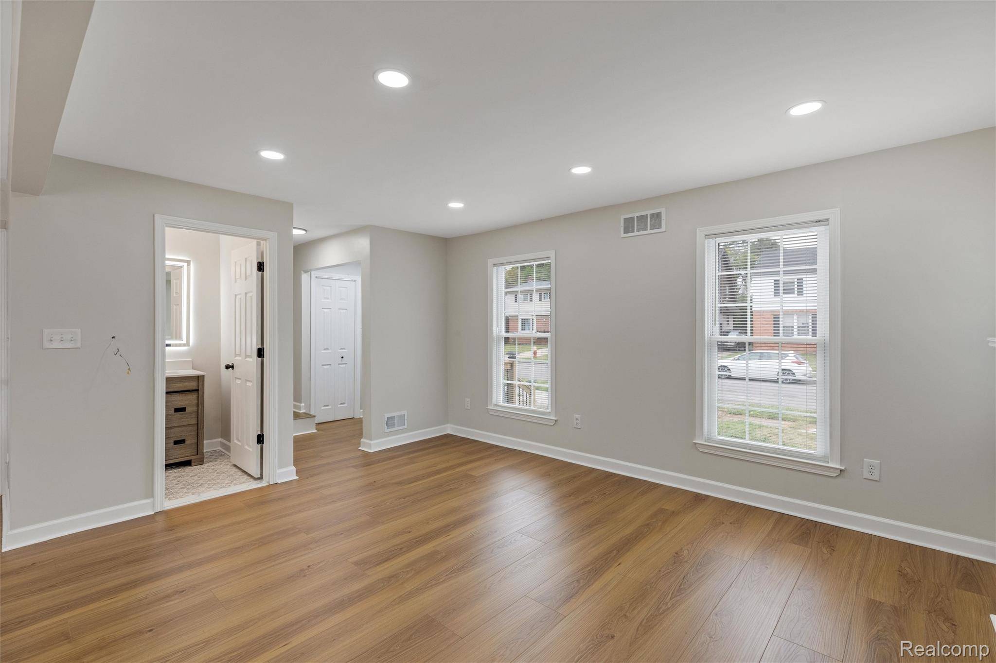 Detroit, MI 48224,3974 Somerset AVE