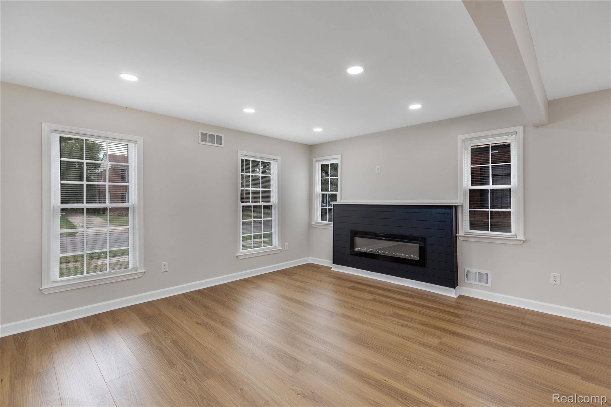 Detroit, MI 48224,3974 Somerset AVE