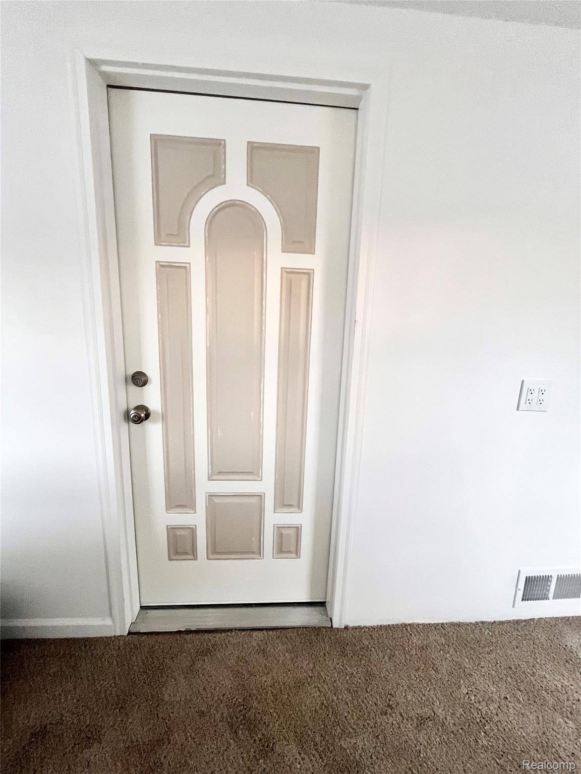 Flint, MI 48503,2410 Corunna RD