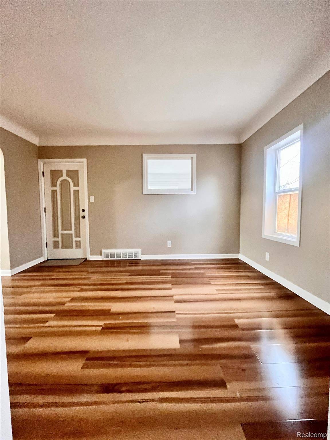 Flint, MI 48503,2410 Corunna RD