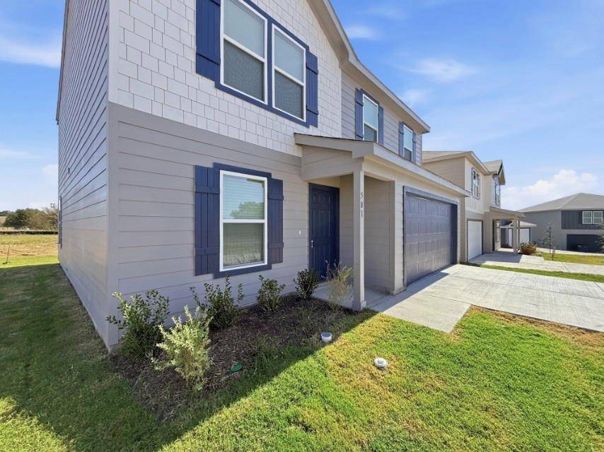 Granbury, TX 76048,501 Sycamore Cove