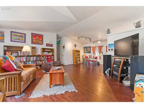 Junction City, OR 97448,310 Pitney LN #40