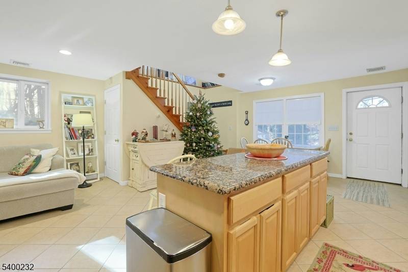 Allendale Boro, NJ 07401,301 W Crescent Ave