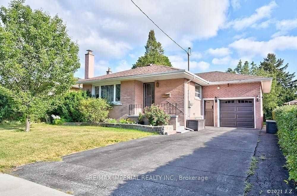 Whitby, ON L1N 1S1,711 Gilbert ST W #Lower