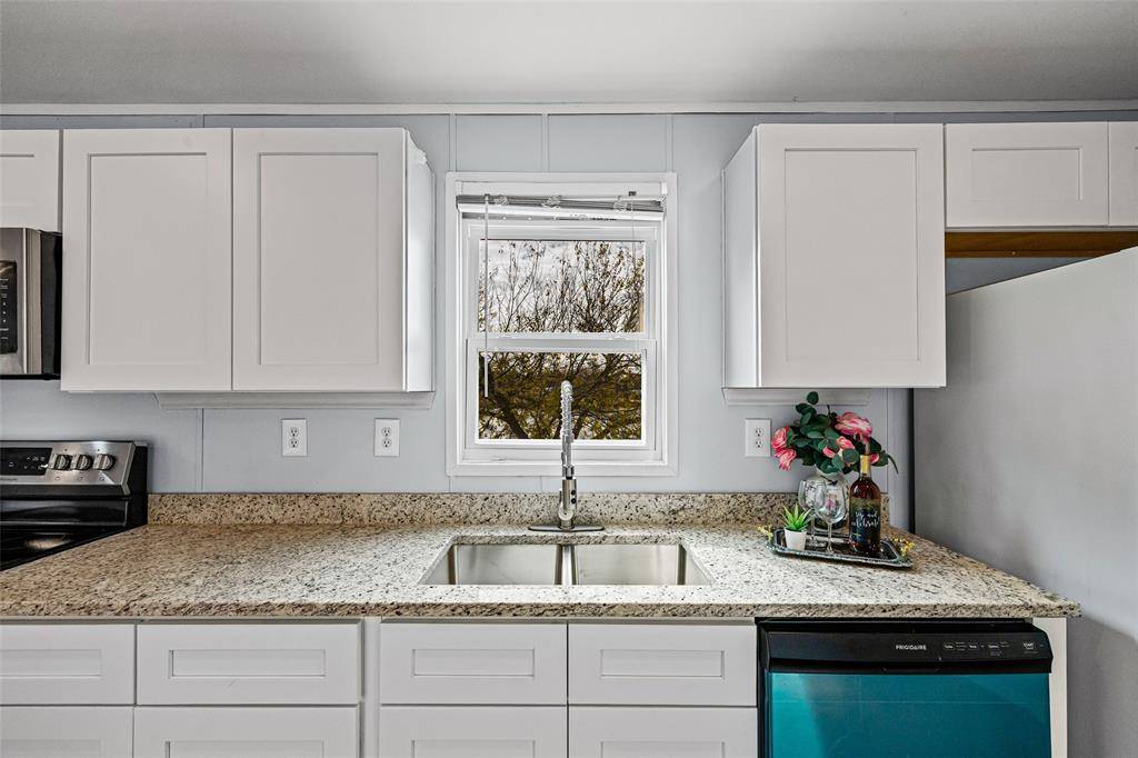 Granbury, TX 76048,814 Brazos Harbor Circle