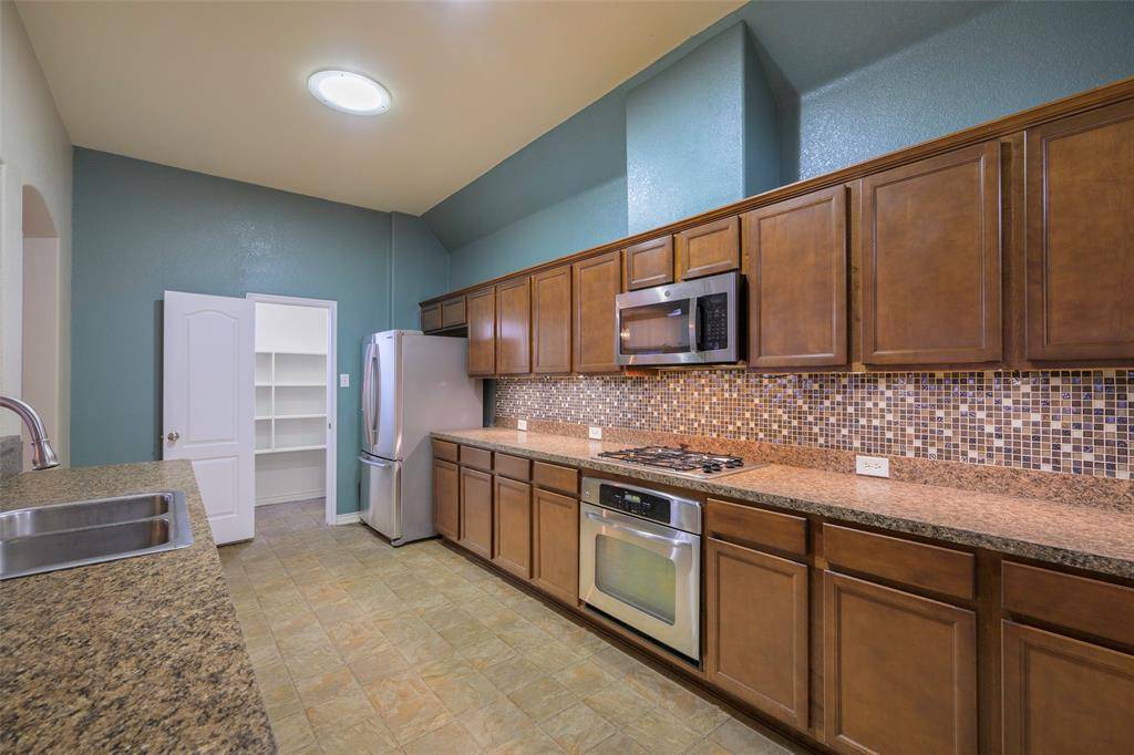 Frisco, TX 75035,7253 Bluff Top Road