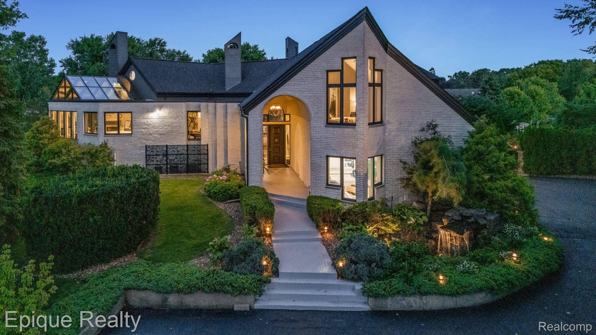 Commerce Twp, MI 48382,4912 Oakwood CT