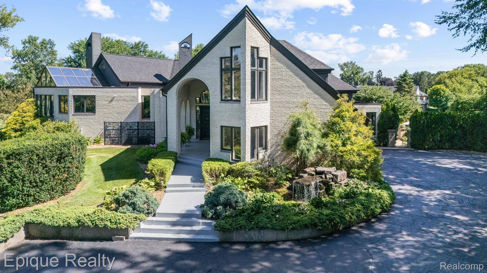 Commerce Twp, MI 48382,4912 Oakwood CT