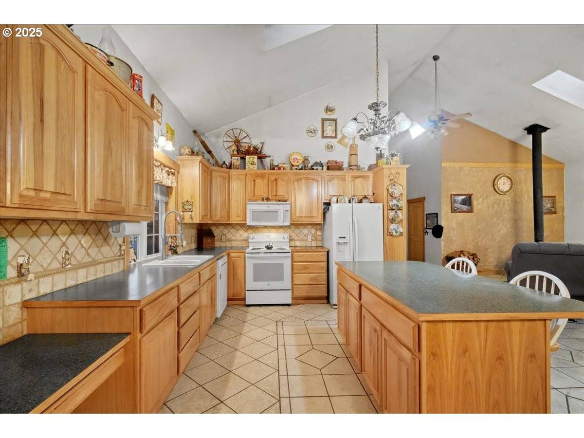 Salkum, WA 98582,2825 US Highway 12