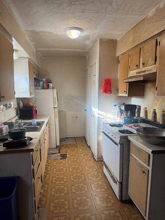 Dallas, TX 75241,3356 Pacesetter Drive