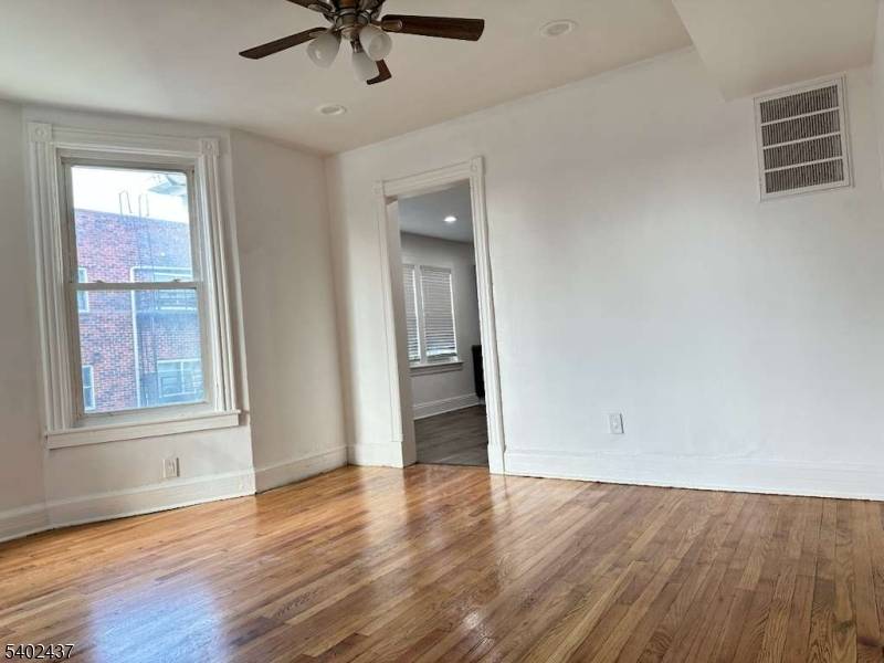 Roselle Boro, NJ 07203,144 W 2Nd Ave #2 A