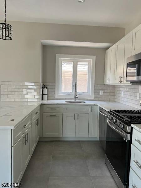 Haledon Boro, NJ 07508,421 Haledon Ave #1