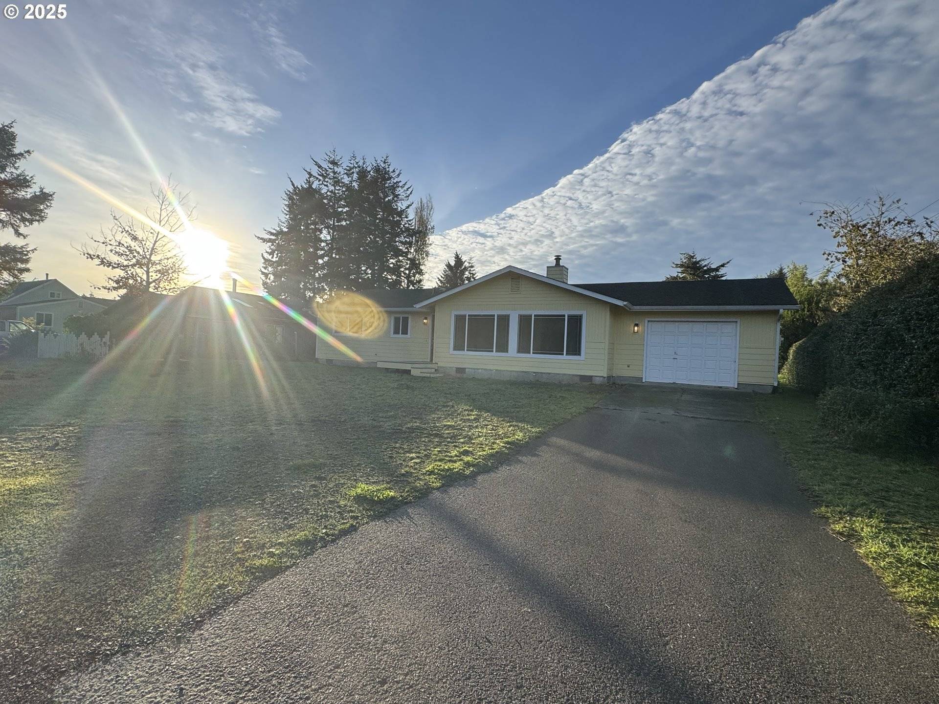 Bandon, OR 97411,950 NE 1ST ST