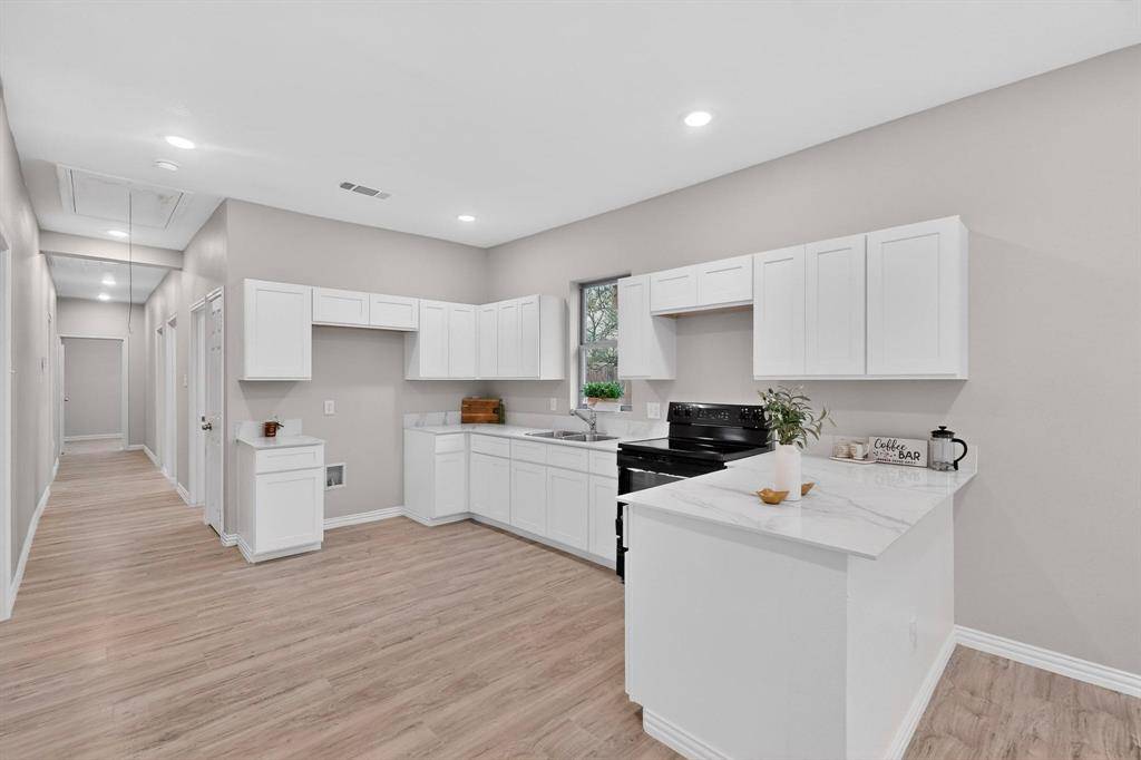 Cockrell Hill, TX 75211,633 Ogden Avenue