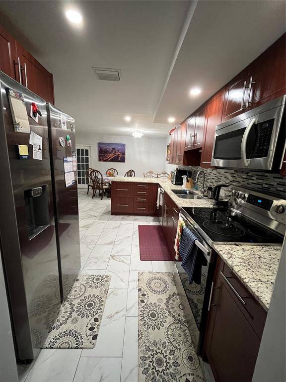 Tamarac, FL 33319,16 Spinning Wheel Ln #16