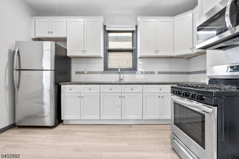 Newark City, NJ 07107,211 N 13th St