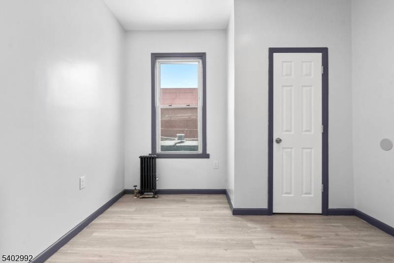 Newark City, NJ 07107,211 N 13th St