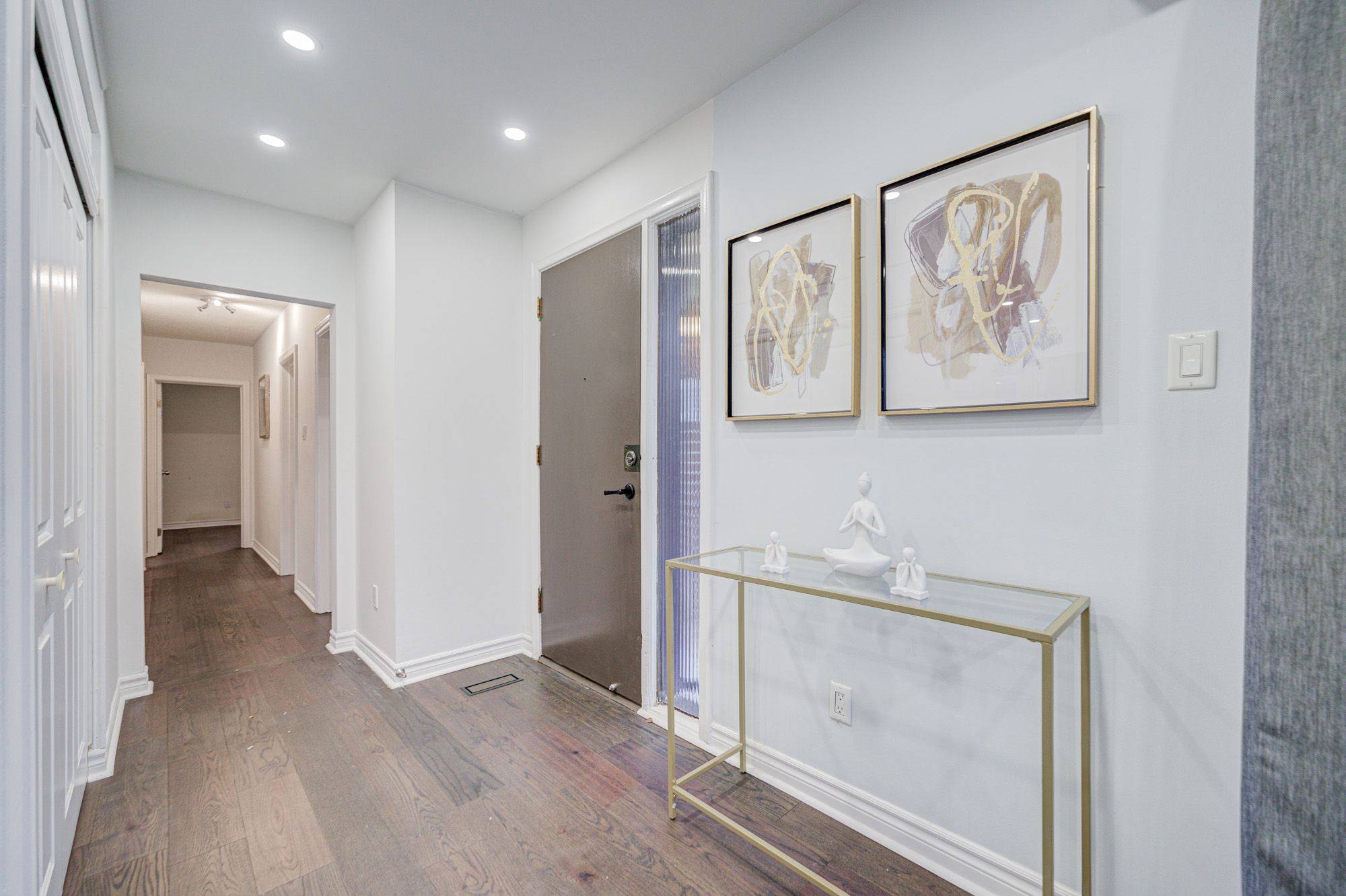 Toronto E04, ON M1K 3V7,50 Mooregate AVE