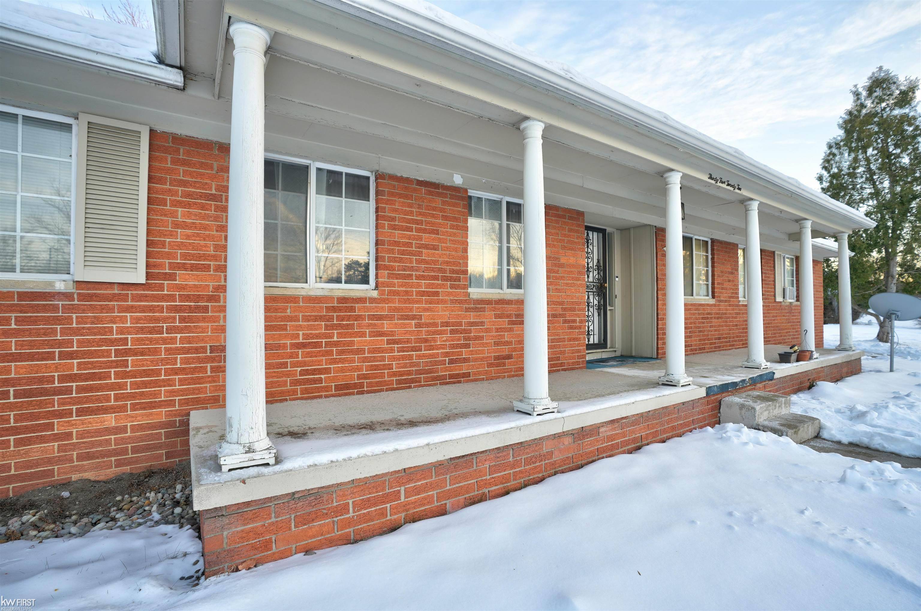 Flint, MI 48532,3522 Ridgecliffe DR