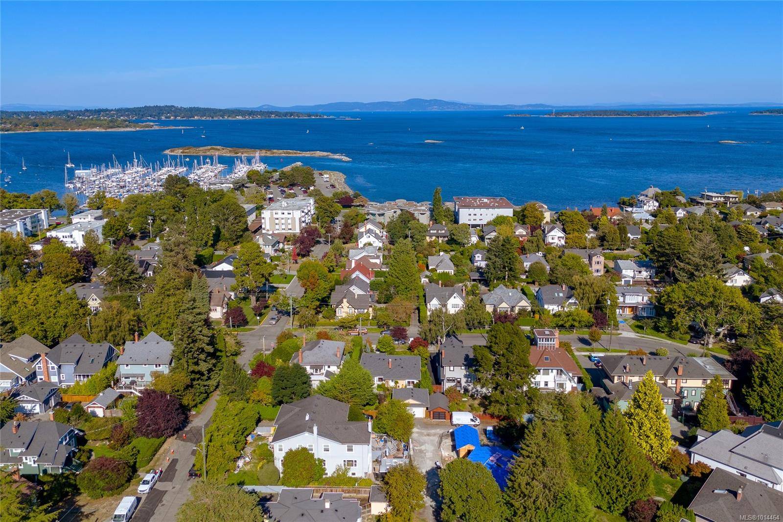 Oak Bay, BC V8S 5E3,1082 Newport Ave