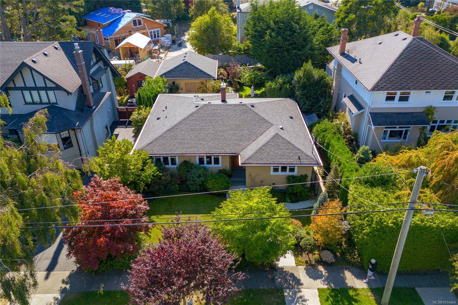 Oak Bay, BC V8S 5E3,1082 Newport Ave