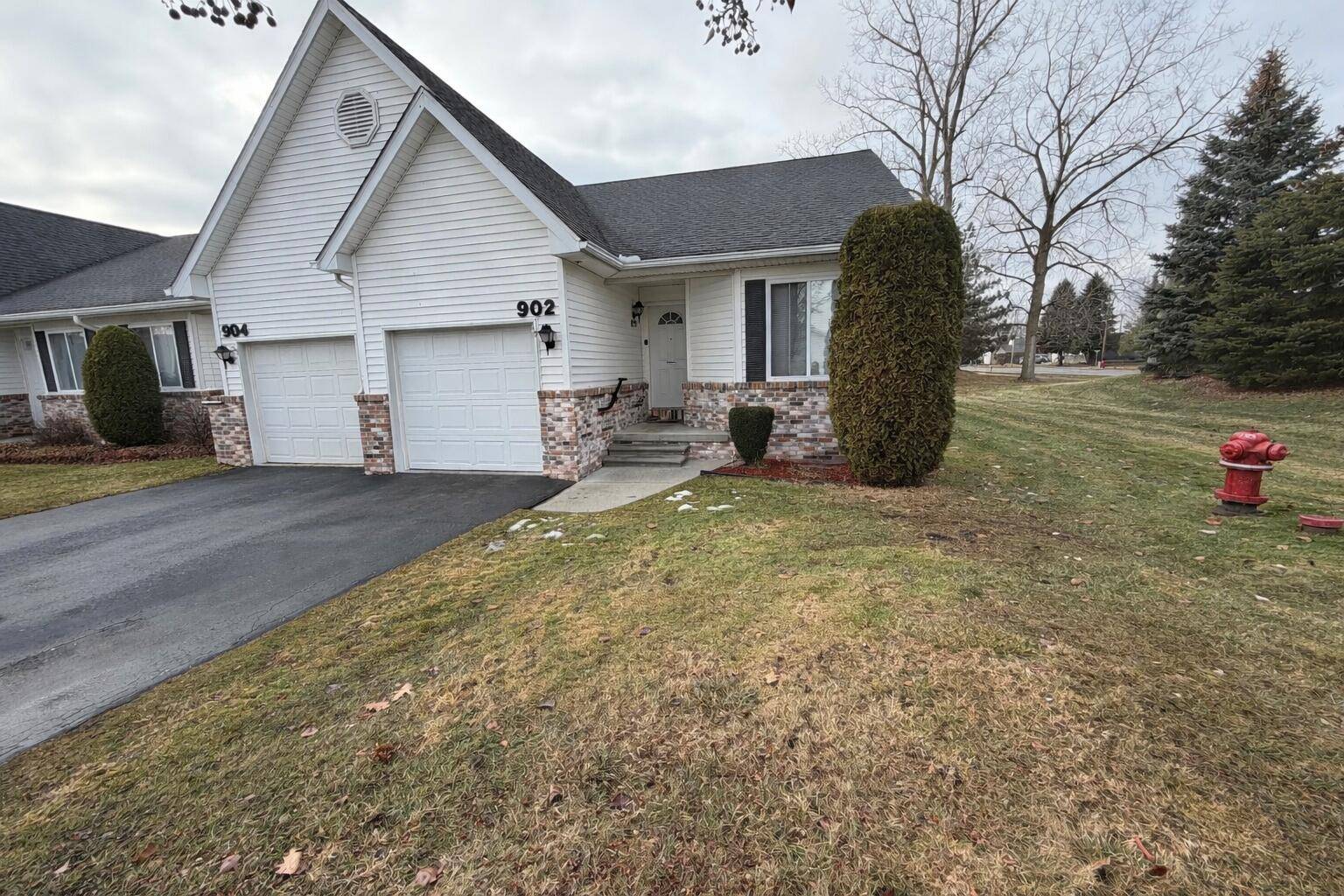 Marysville, MI 48040,902 Lighthouse DR