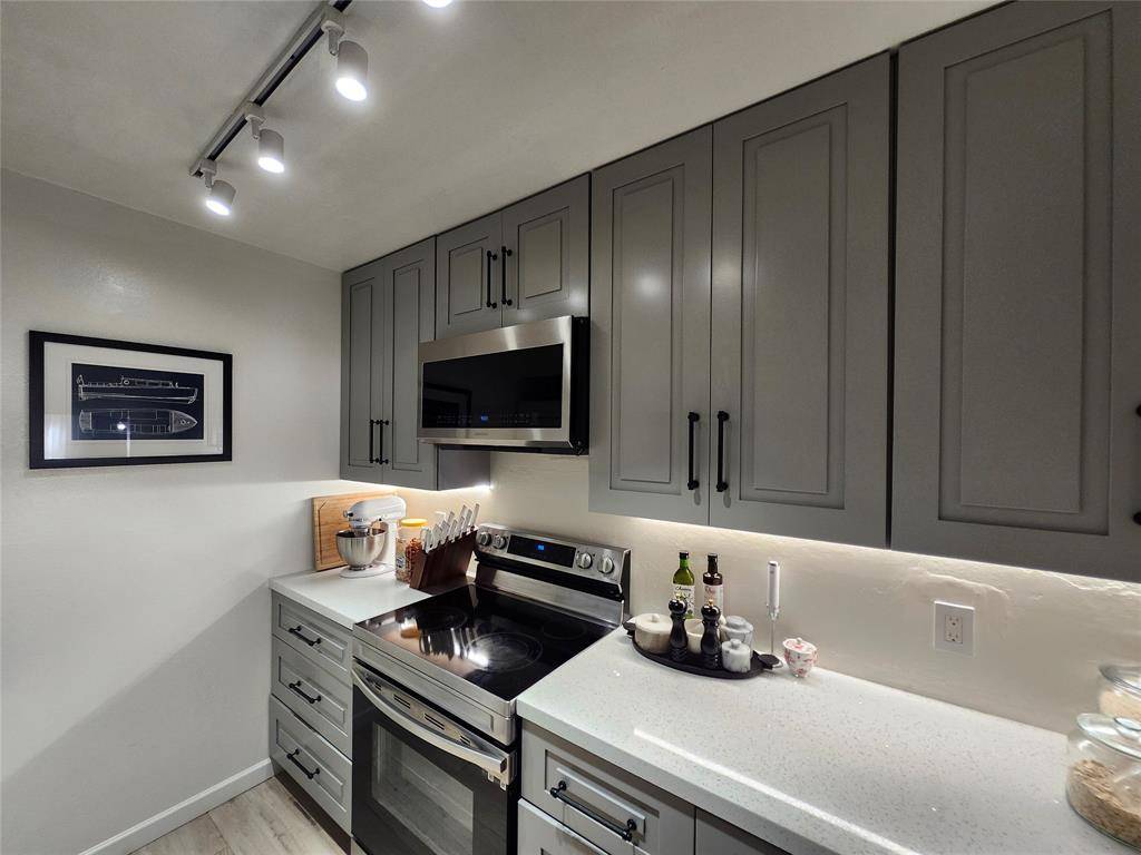 Sunrise, FL 33351,10004 WINDING LAKE RD #101