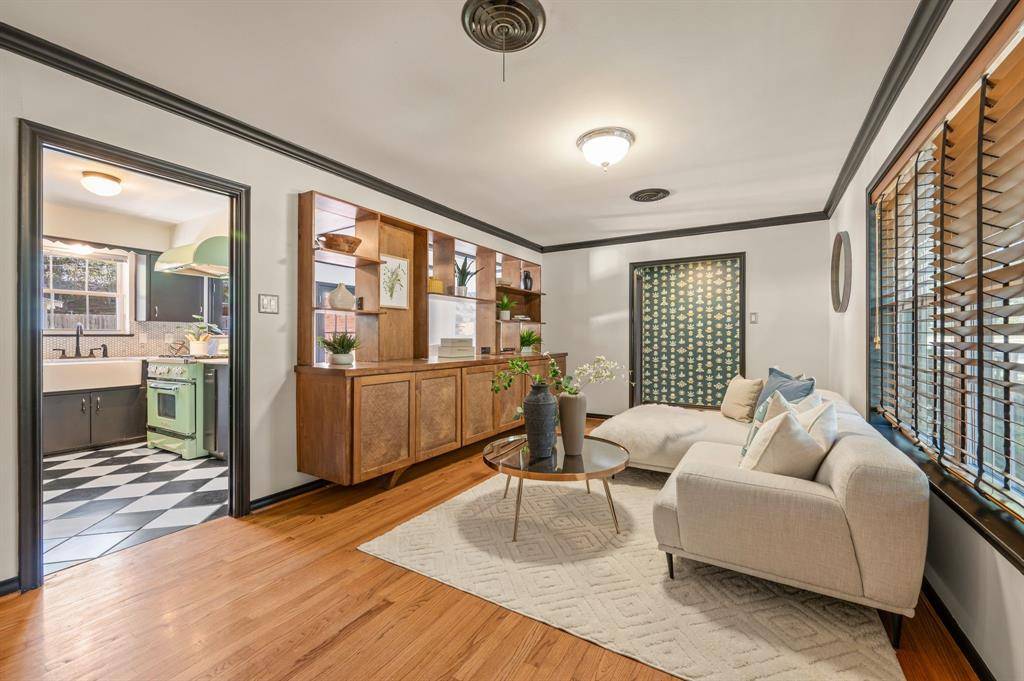 Dallas, TX 75218,11706 Cimarec Street