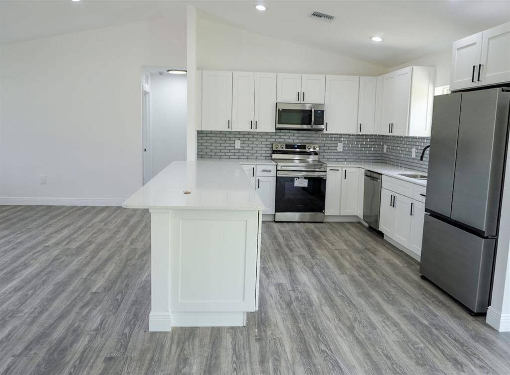 Lake Placid, FL 33852,136 Lincoln Rd