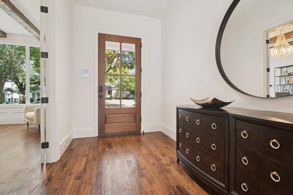 Dallas, TX 75214,6234 Lakeshore Drive