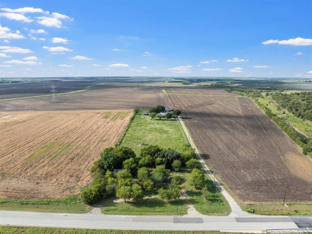 Abbott, TX 76621,6039 COTTONWOOD Road