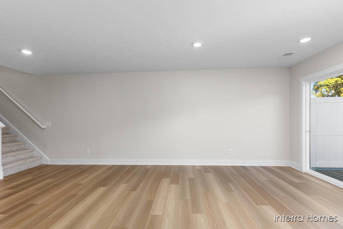 Spring Lake, MI 49456,6122 Burgess DR #9