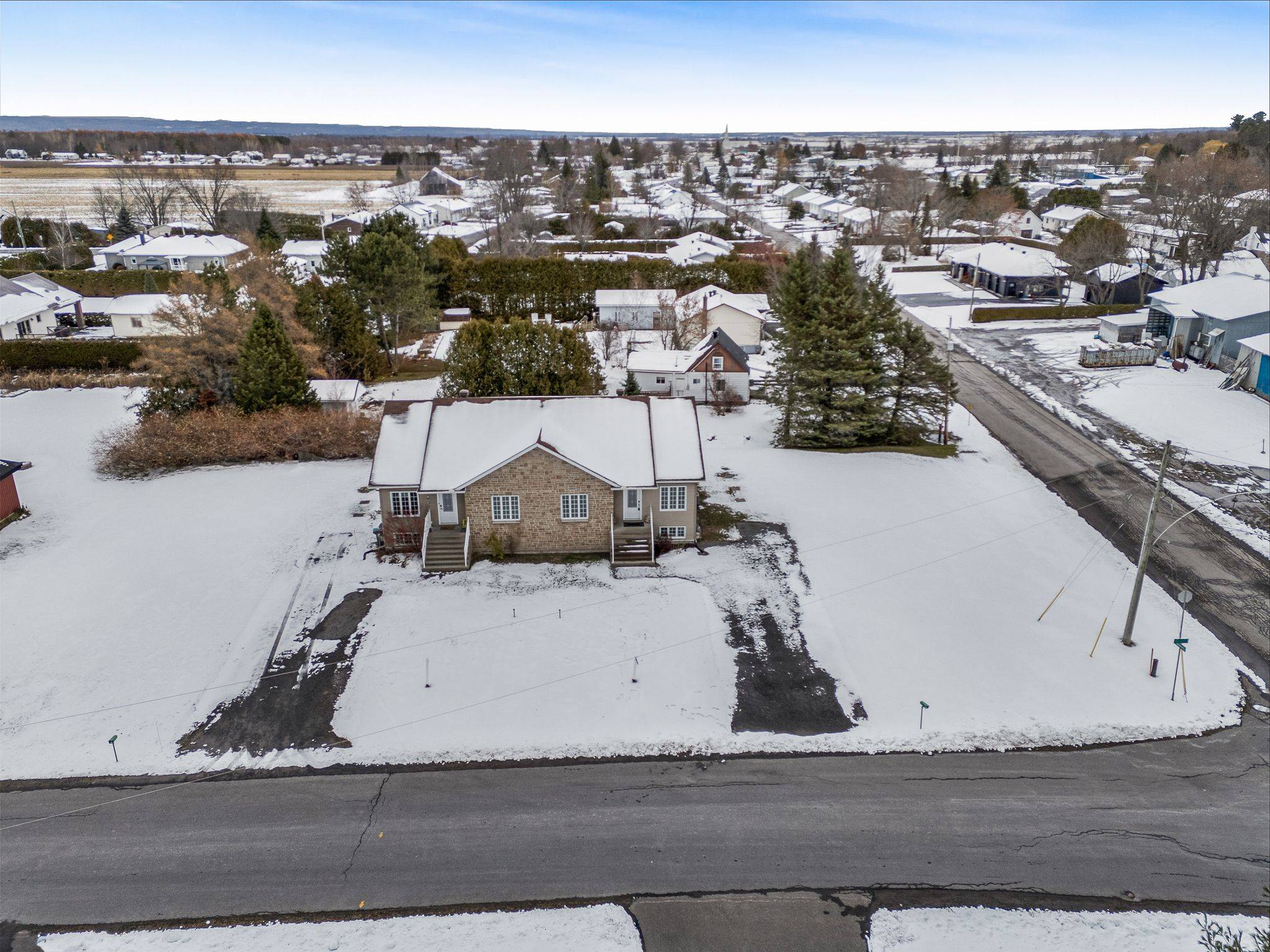 Alfred And Plantagenet, ON K0B 1A0,6 Telegraph CRES