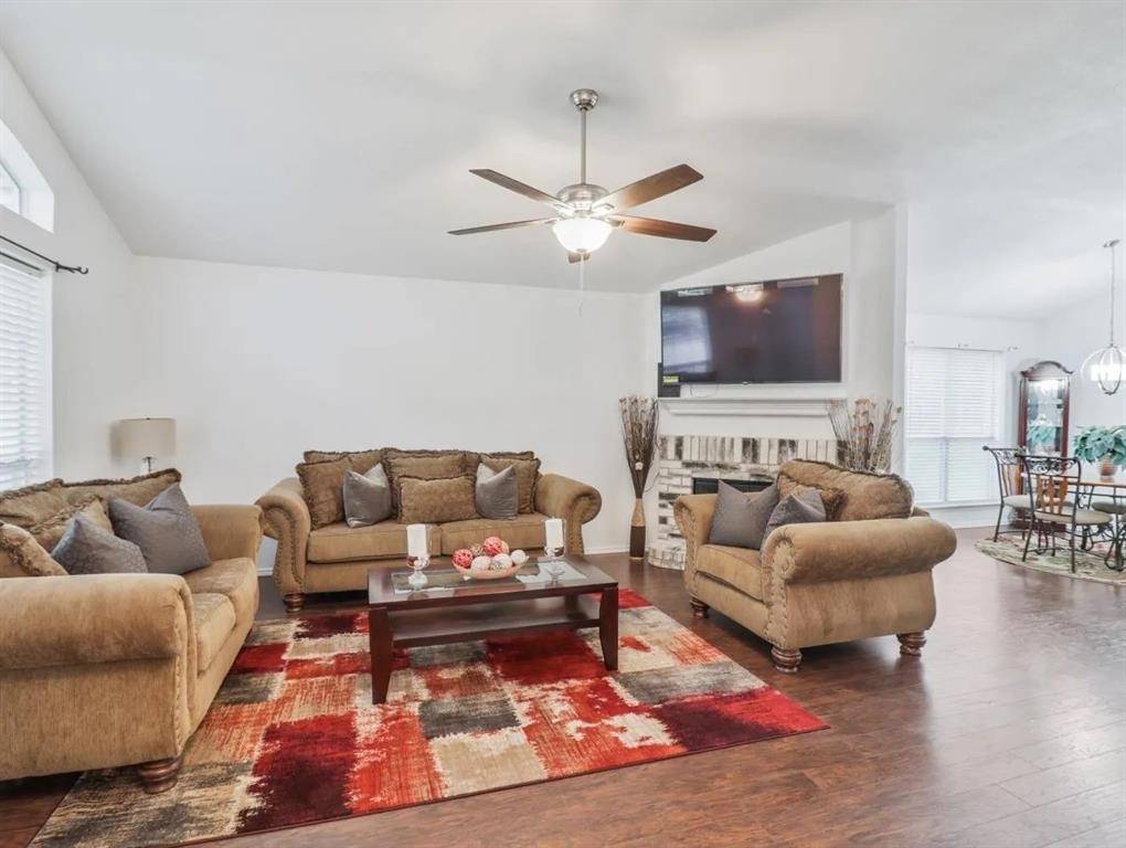 Dallas, TX 75217,9403 Crimnson Court