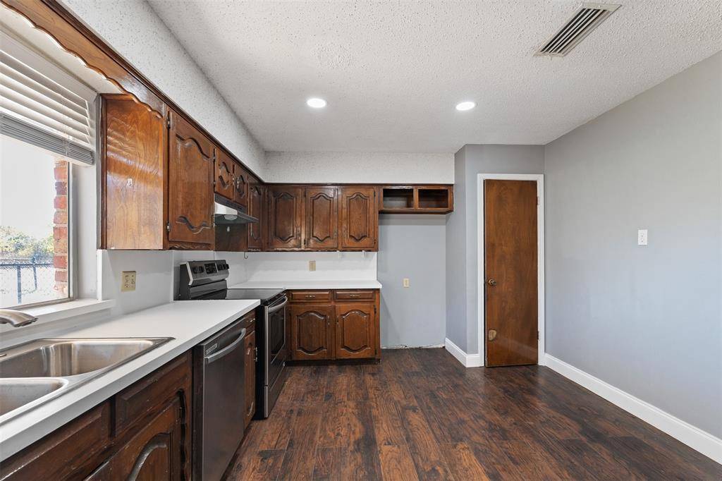 Palmer, TX 75152,415 W Jefferson Street