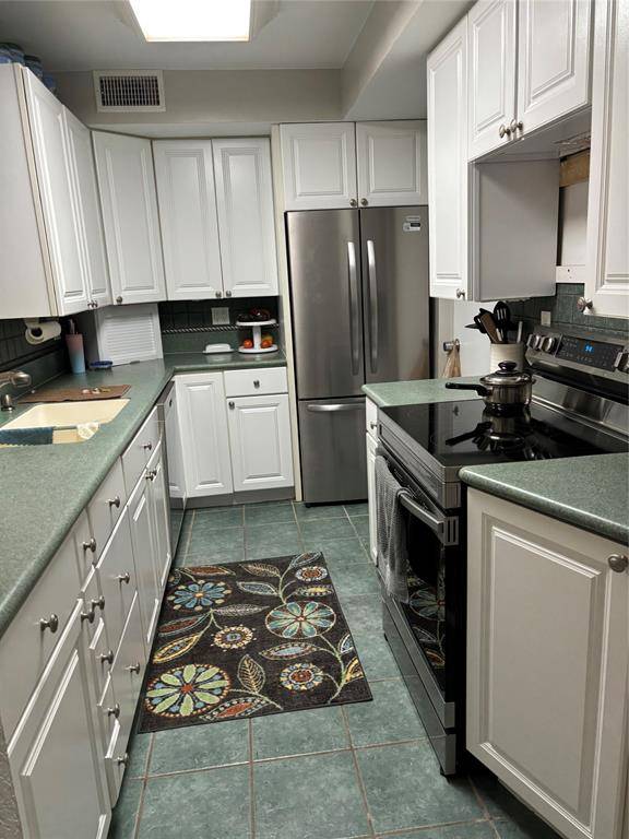 Fort Lauderdale, FL 33315,900 River Reach Dr #216