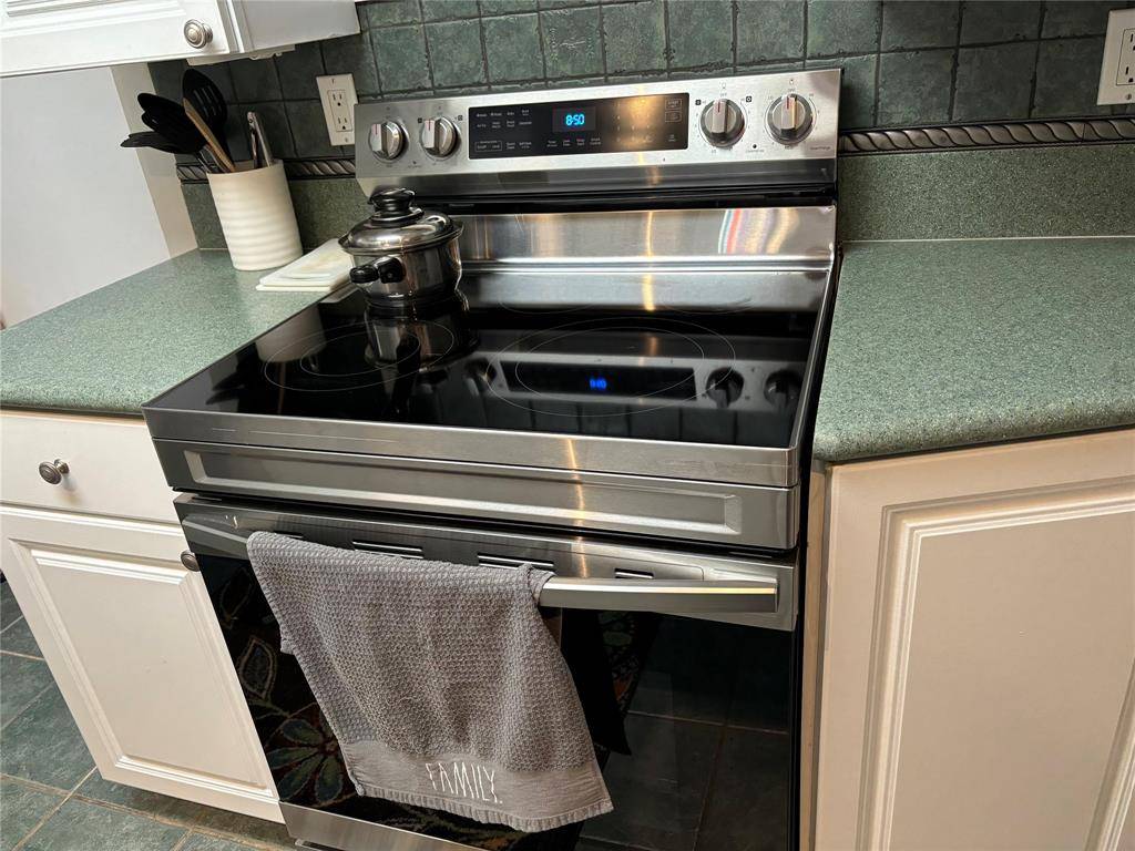 Fort Lauderdale, FL 33315,900 River Reach Dr #216