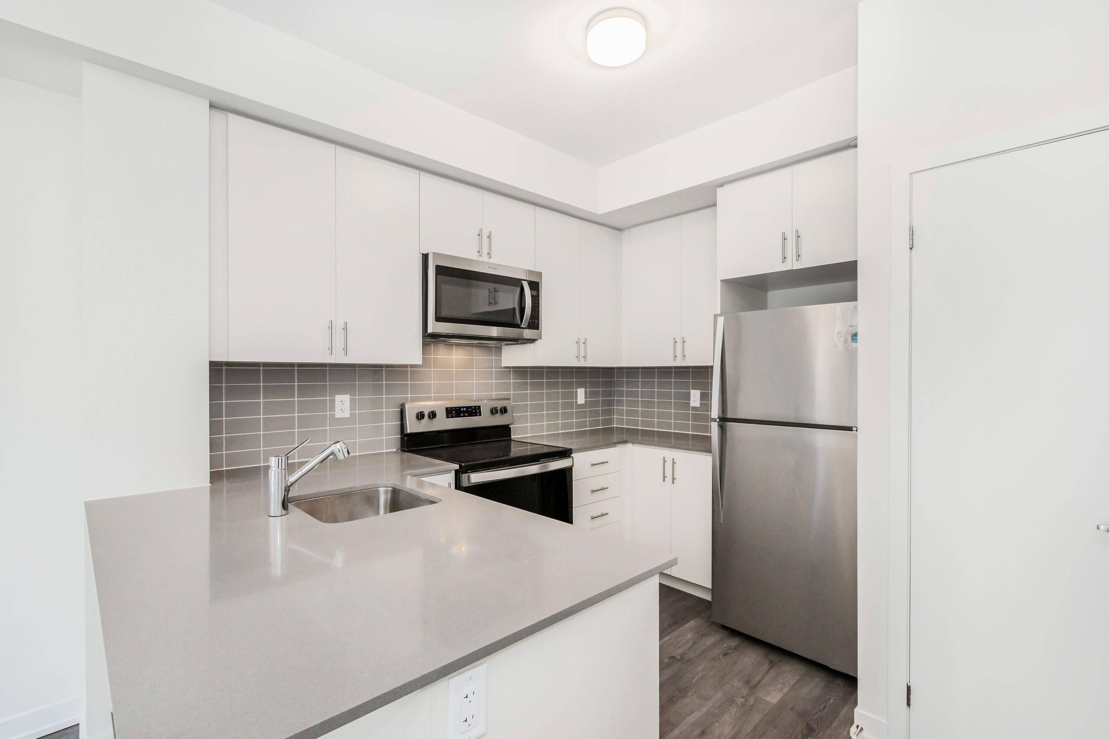 Mississauga, ON L5L 0B9,3415 Ridgeway DR #16