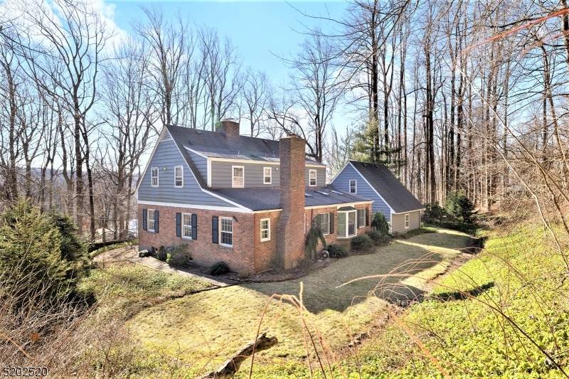 Watchung Boro, NJ 07069,221 Old Somerset Rd